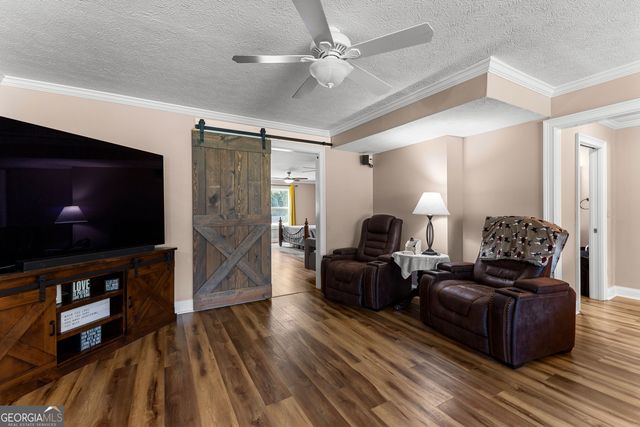 160 Marilyn Drive E, Fayetteville, GA 30214