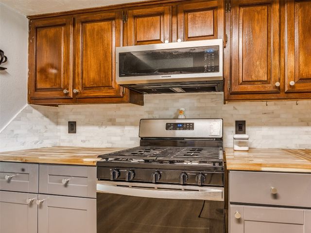 108 S Bouziden Drive, Moore, OK 73160