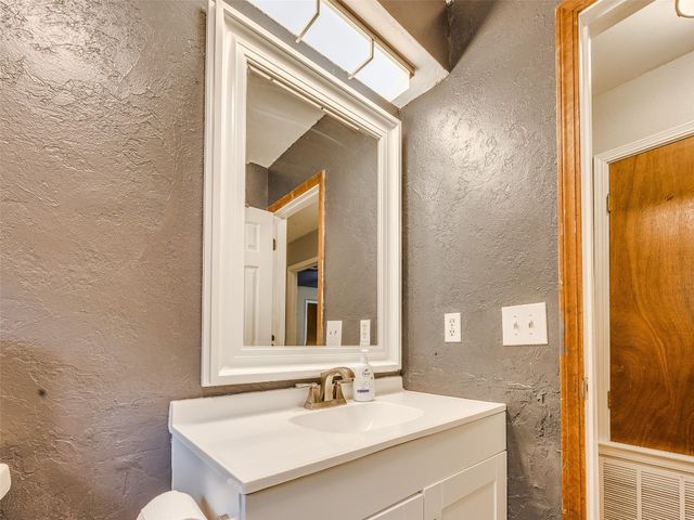 108 S Bouziden Drive, Moore, OK 73160