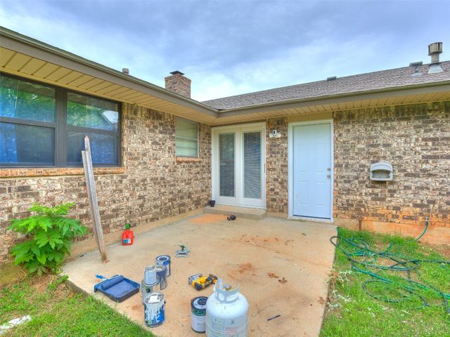 108 S Bouziden Drive, Moore, OK 73160