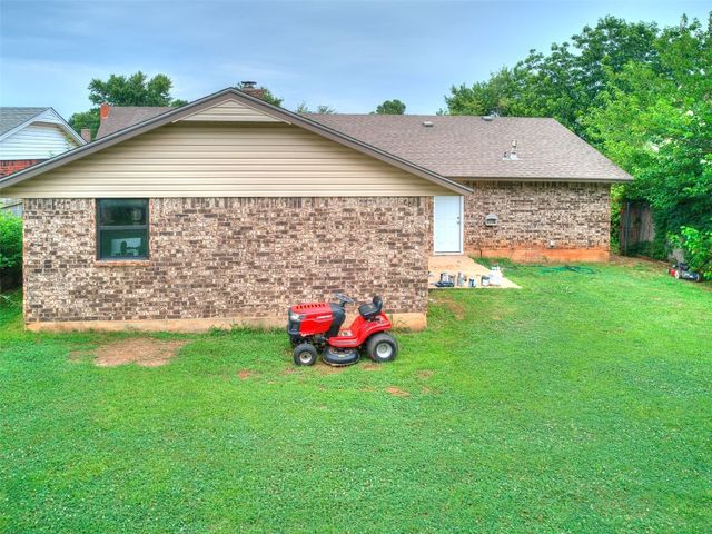 108 S Bouziden Drive, Moore, OK 73160
