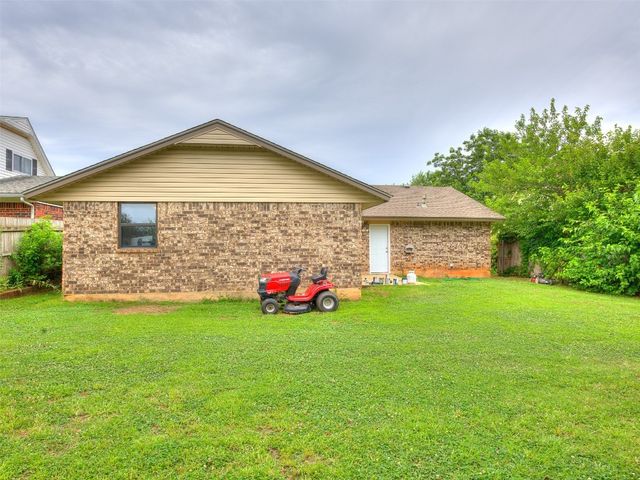108 S Bouziden Drive, Moore, OK 73160