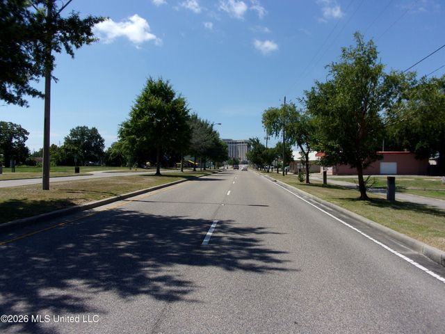 323 Caillavet Street, Biloxi, MS 39530