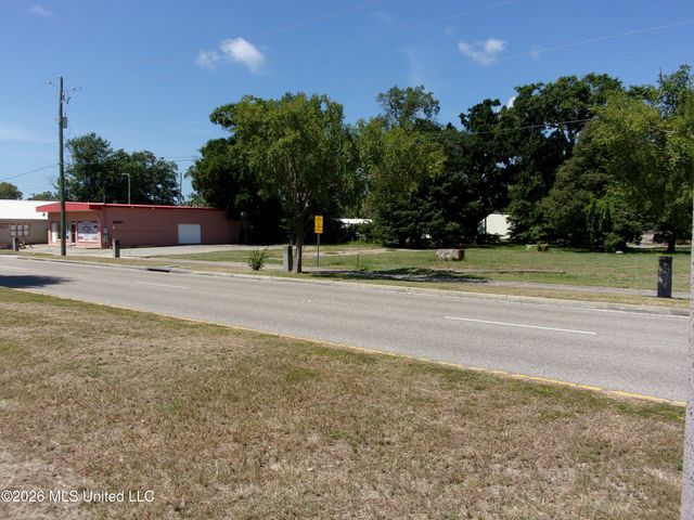 323 Caillavet Street, Biloxi, MS 39530