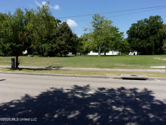 323 Caillavet Street, Biloxi, MS 39530
