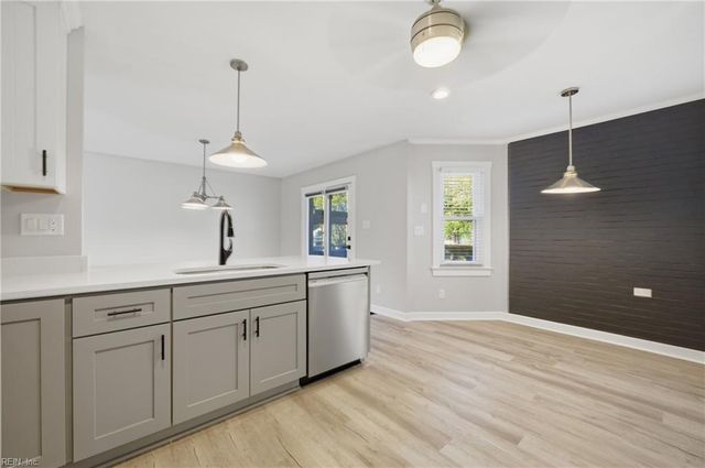 4137 Valencia RD, Chesapeake, VA 23321