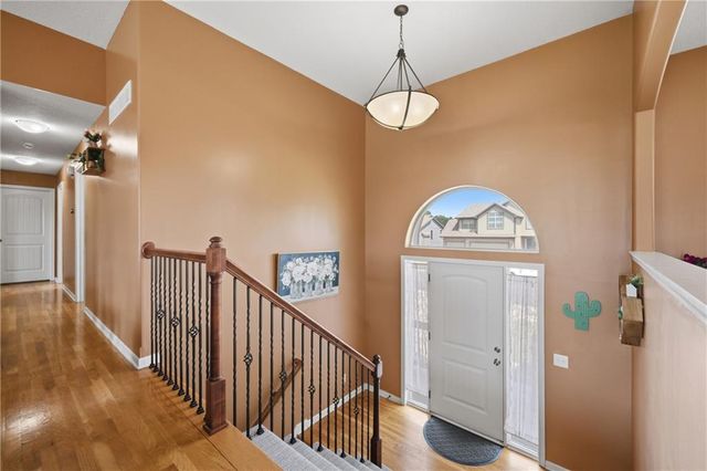 805 Bellflower Lane, Greenwood, MO 64034