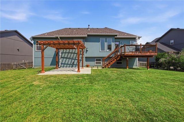 805 Bellflower Lane, Greenwood, MO 64034