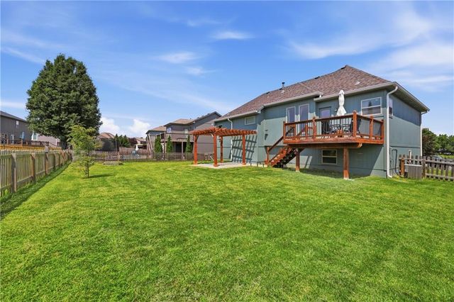 805 Bellflower Lane, Greenwood, MO 64034