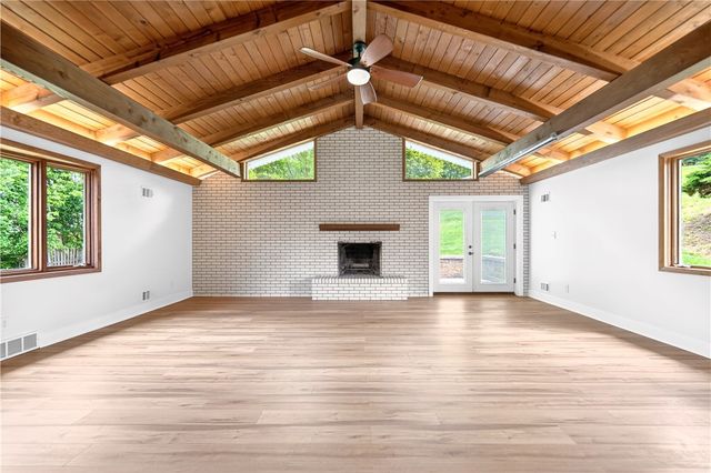 3175 HARTS RUN ROAD, Hampton, PA 15116