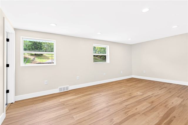 3175 HARTS RUN ROAD, Hampton, PA 15116
