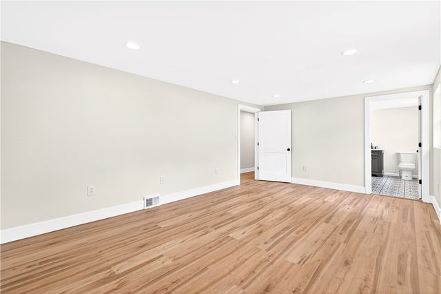 3175 HARTS RUN ROAD, Hampton, PA 15116