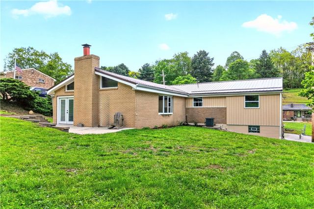 3175 HARTS RUN ROAD, Hampton, PA 15116