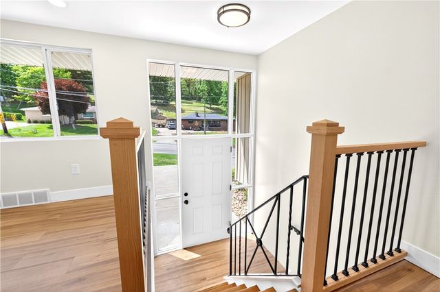 3175 HARTS RUN ROAD, Hampton, PA 15116