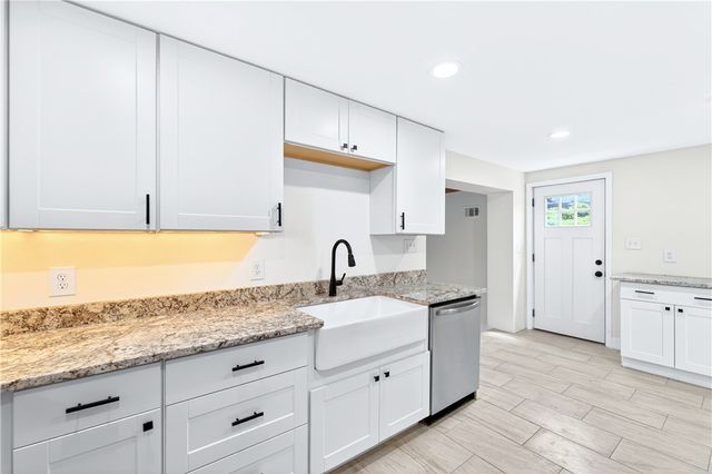 3175 HARTS RUN ROAD, Hampton, PA 15116