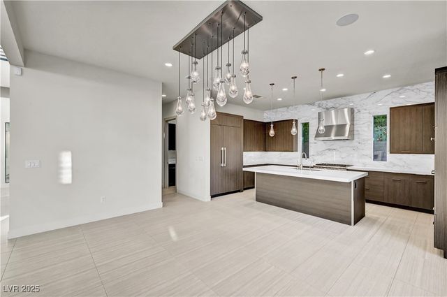 68 Grey Feather Drive, Las Vegas, NV 89135