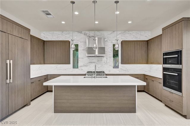 68 Grey Feather Drive, Las Vegas, NV 89135