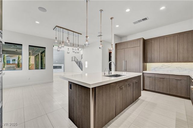 68 Grey Feather Drive, Las Vegas, NV 89135