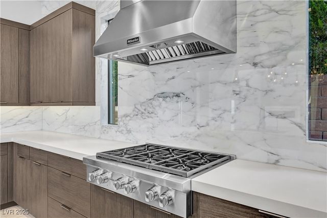 68 Grey Feather Drive, Las Vegas, NV 89135