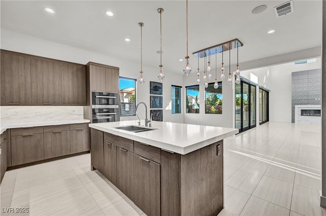 68 Grey Feather Drive, Las Vegas, NV 89135