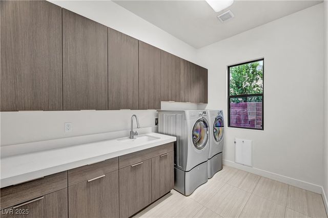 68 Grey Feather Drive, Las Vegas, NV 89135