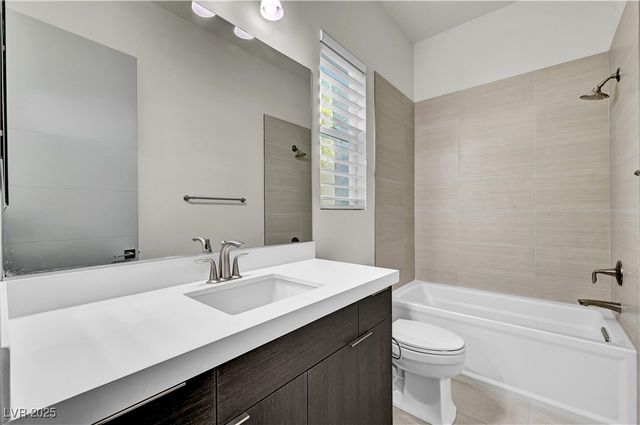 68 Grey Feather Drive, Las Vegas, NV 89135