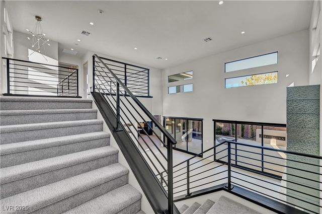 68 Grey Feather Drive, Las Vegas, NV 89135