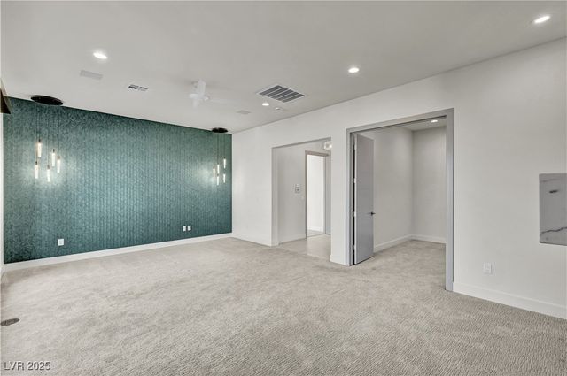 68 Grey Feather Drive, Las Vegas, NV 89135