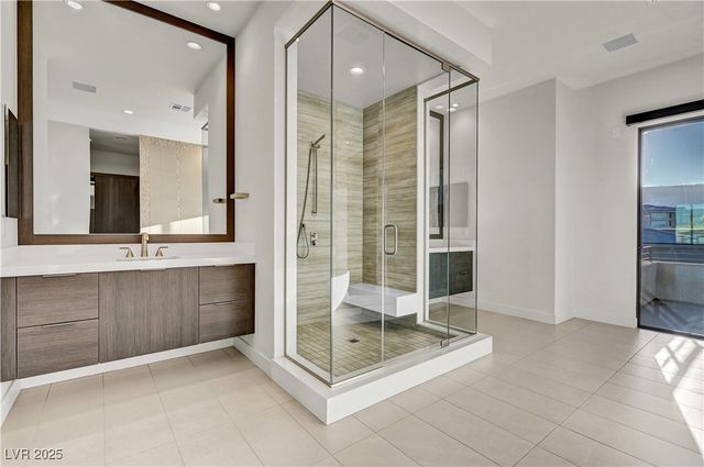 68 Grey Feather Drive, Las Vegas, NV 89135