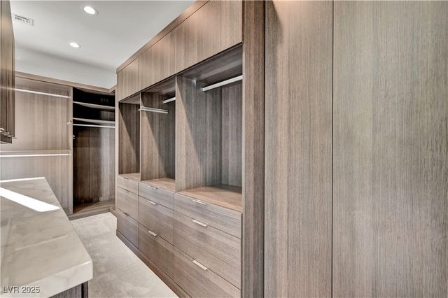 68 Grey Feather Drive, Las Vegas, NV 89135