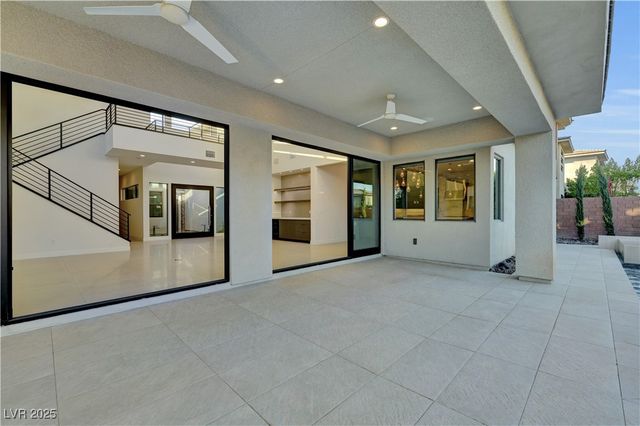 68 Grey Feather Drive, Las Vegas, NV 89135