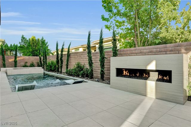 68 Grey Feather Drive, Las Vegas, NV 89135