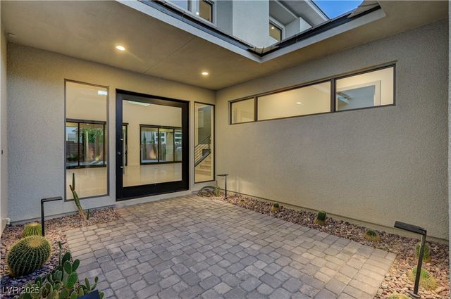 68 Grey Feather Drive, Las Vegas, NV 89135