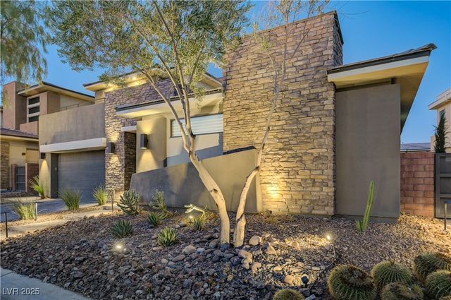 68 Grey Feather Drive, Las Vegas, NV 89135