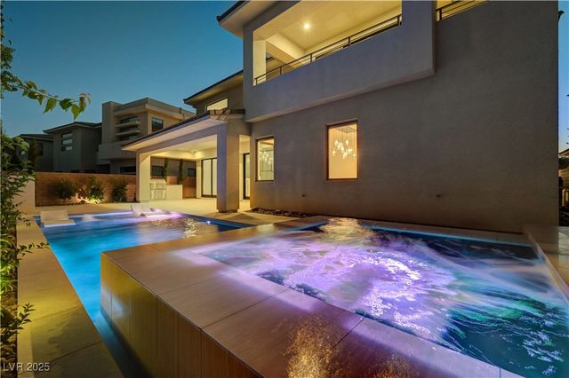 68 Grey Feather Drive, Las Vegas, NV 89135