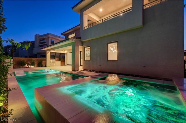 68 Grey Feather Drive, Las Vegas, NV 89135