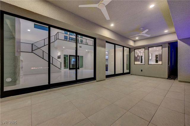 68 Grey Feather Drive, Las Vegas, NV 89135