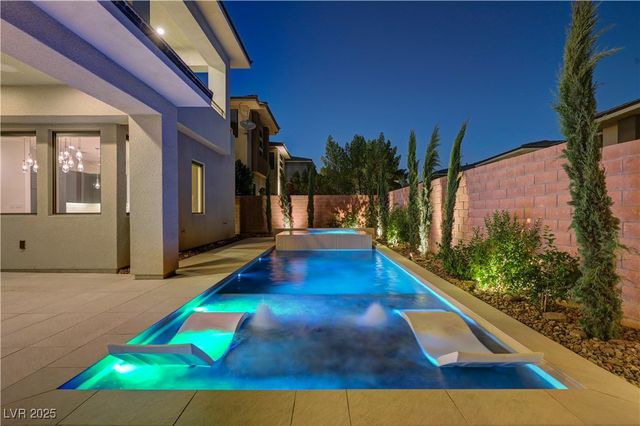 68 Grey Feather Drive, Las Vegas, NV 89135