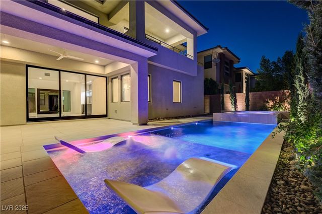 68 Grey Feather Drive, Las Vegas, NV 89135