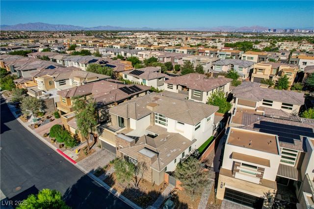 68 Grey Feather Drive, Las Vegas, NV 89135