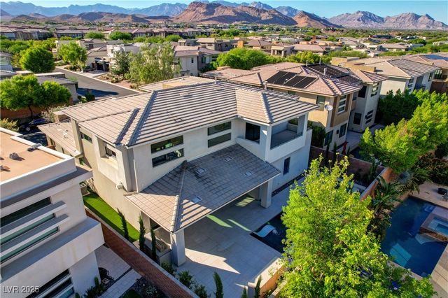 68 Grey Feather Drive, Las Vegas, NV 89135