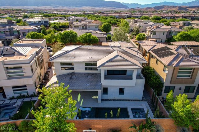 68 Grey Feather Drive, Las Vegas, NV 89135