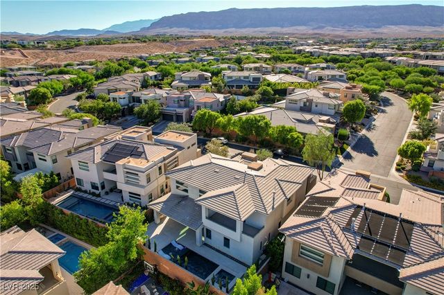 68 Grey Feather Drive, Las Vegas, NV 89135