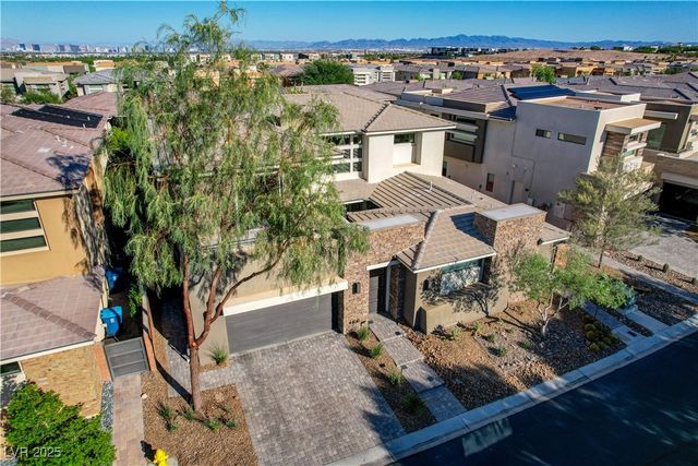 68 Grey Feather Drive, Las Vegas, NV 89135