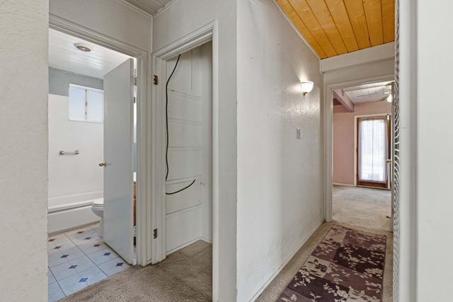 1960 La Jolla Dr, Stockton, CA 95204