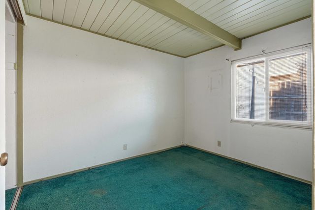 1960 La Jolla Dr, Stockton, CA 95204