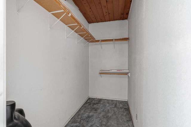 1960 La Jolla Dr, Stockton, CA 95204