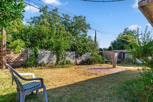 1960 La Jolla Dr, Stockton, CA 95204