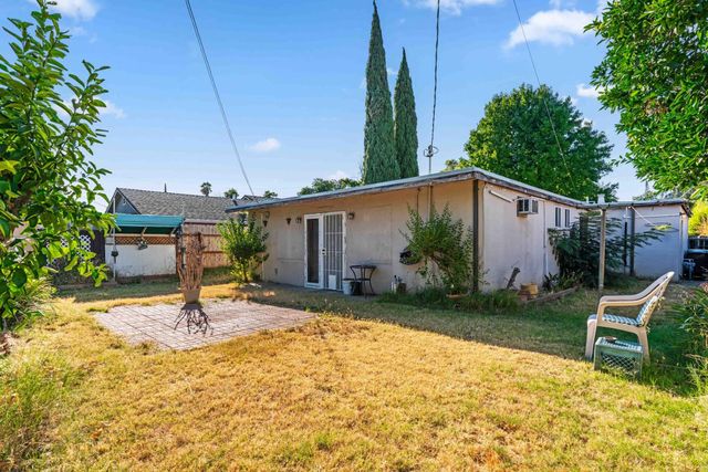 1960 La Jolla Dr, Stockton, CA 95204