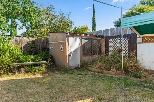 1960 La Jolla Dr, Stockton, CA 95204